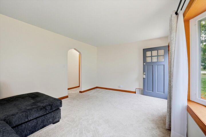 Property Photo: 915 S 114th St WI 53214