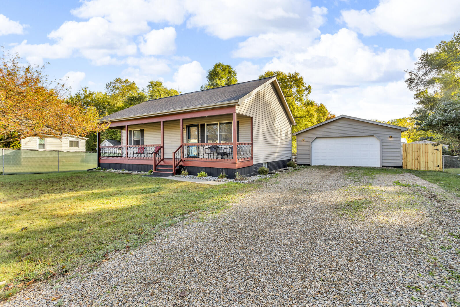 Property Photo: 401 24th Street MI 49203