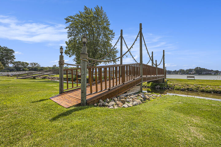Property Photo: 950 Brentwood Street MI 49428