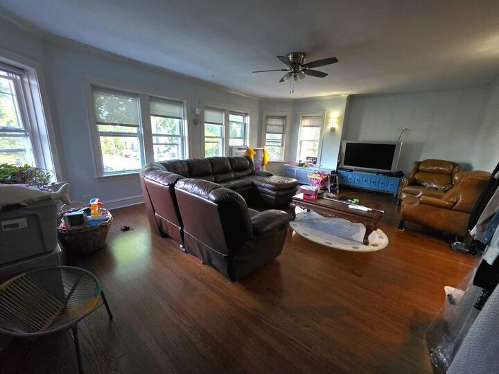 Property Photo: 6420 N Artesian Avenue 2 IL 60645