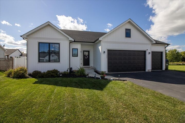1005 Joel Lane  Genoa IL 60135 photo