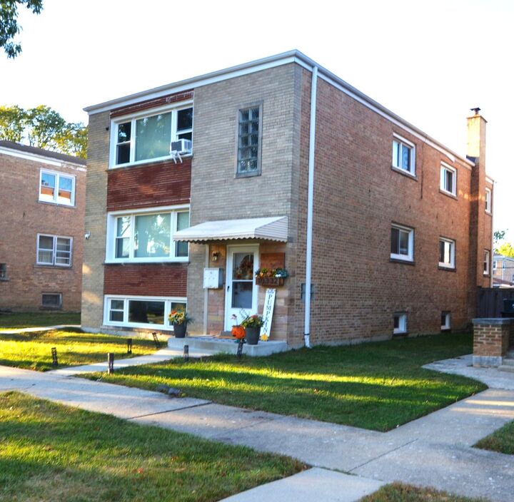 10332 Elizabeth Street Garden  Westchester IL 60154 photo