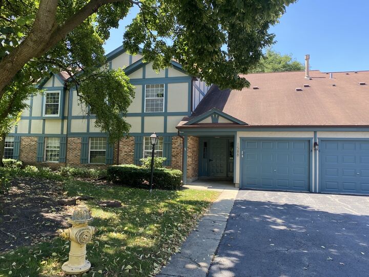 1588 Burr Oak Court B  Wheaton IL 60189 photo