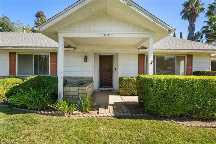 Property Photo: 1018 Morro Road CA 92028