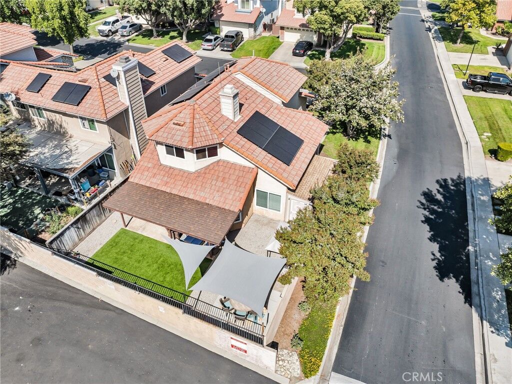 Property Photo: 1105 W Victoria Street CA 92376