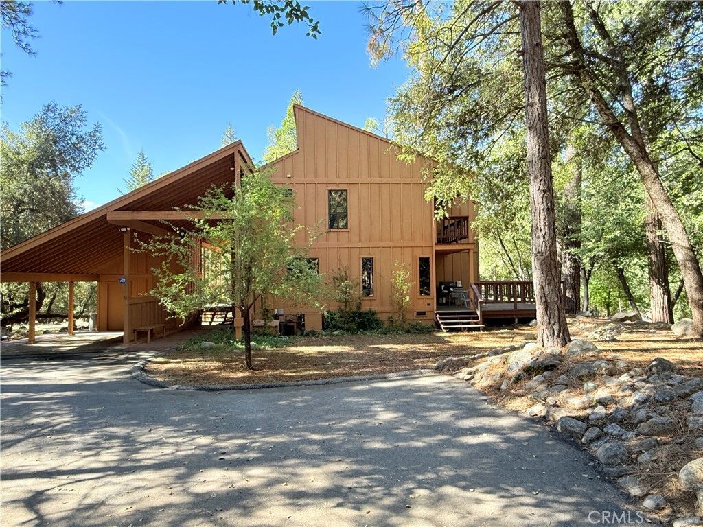 Property Photo: 2407 Anglers Court CA 95338
