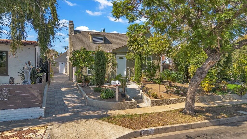 Property Photo:  2807 S Bedford  CA 90034 