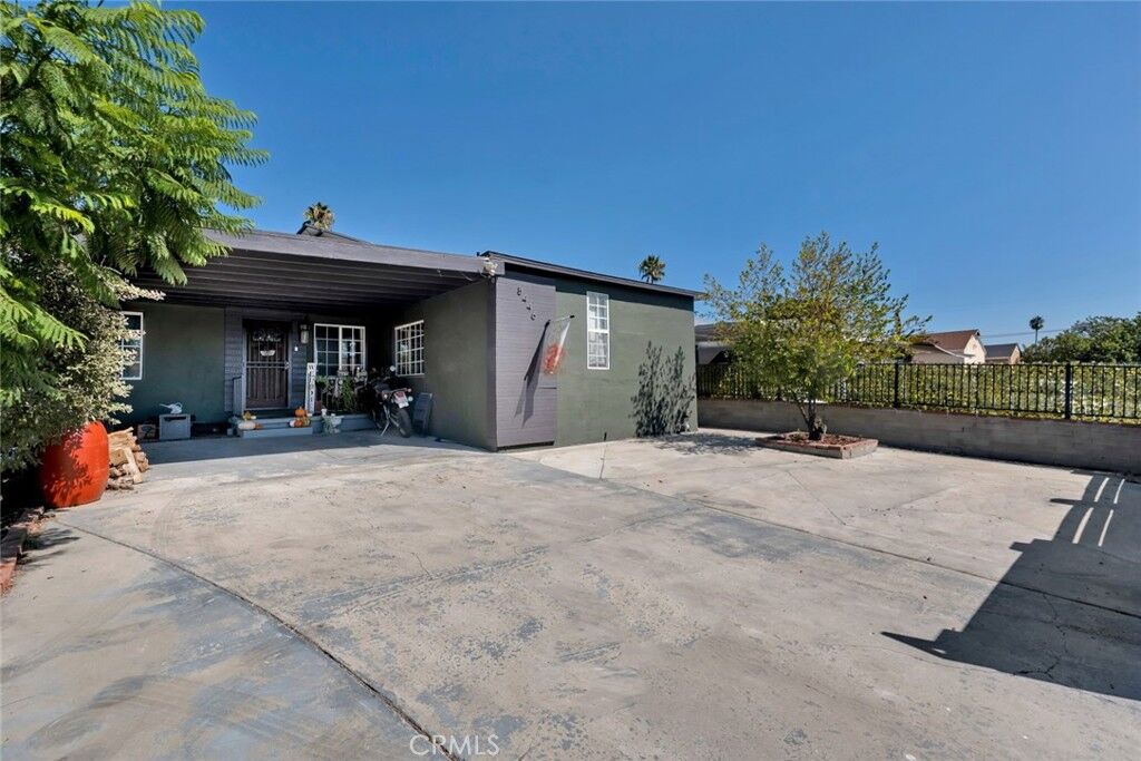 Property Photo:  8446 Amboy Avenue  CA 91352 