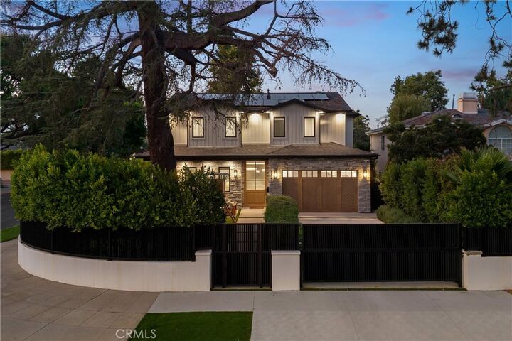 13627 Chandler Boulevard  Van Nuys CA 91401 photo