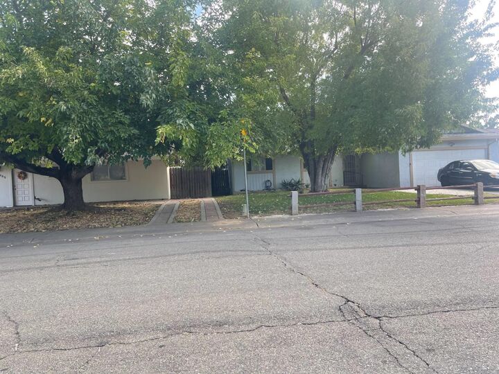 Property Photo: 7948 Grandstaff Drive CA 95823