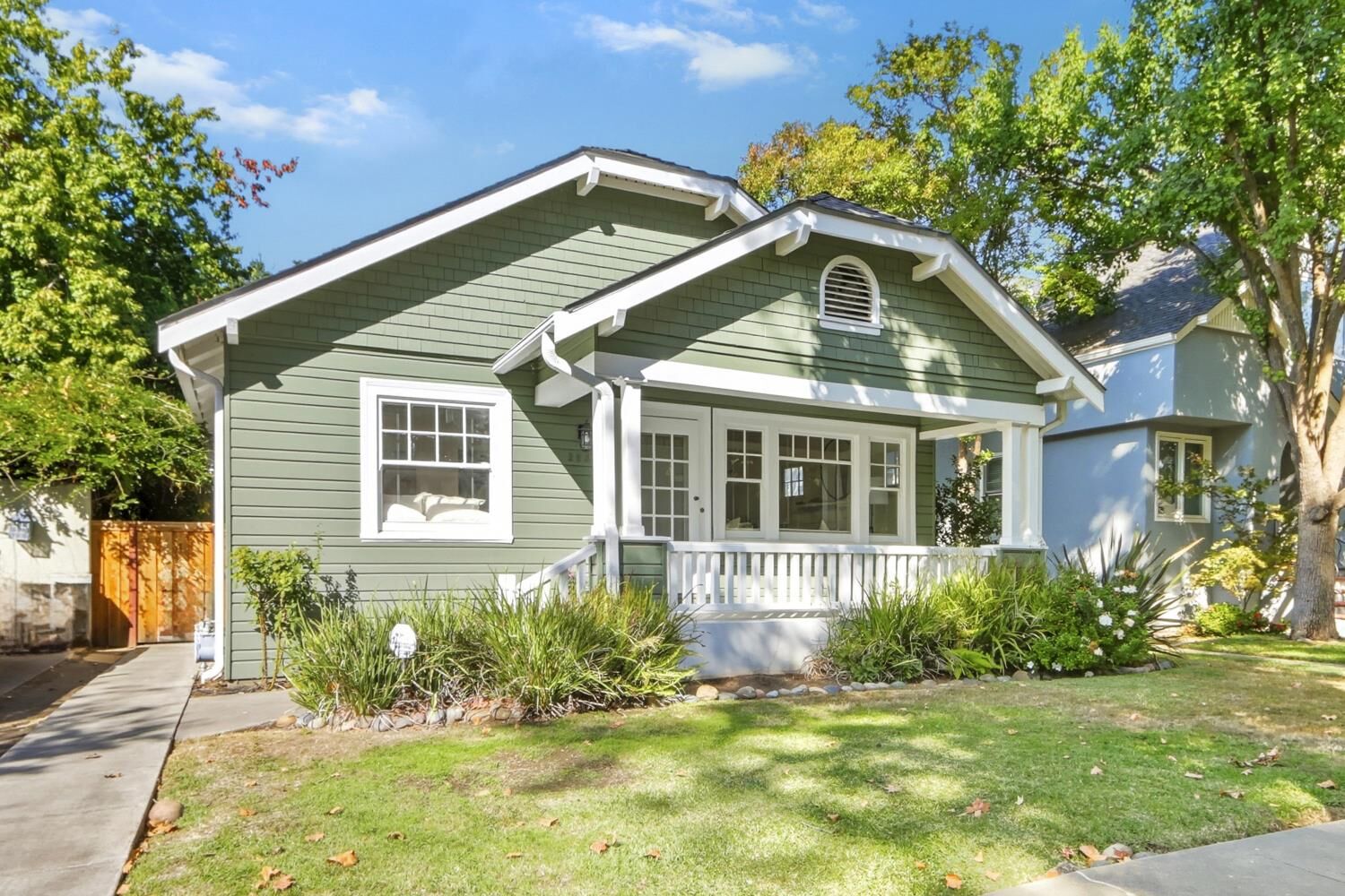 Property Photo:  2533 5th Avenue  CA 95818 