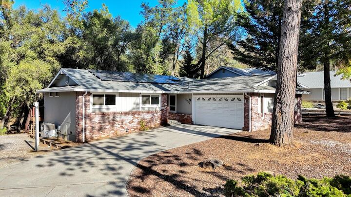 Property Photo: 12739 Roadrunner Drive CA 95946