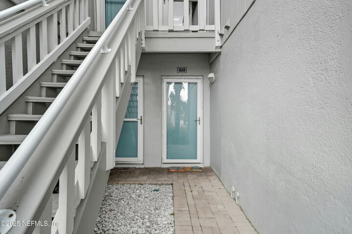 Property Photo:  628 Summer Place  FL 32082 