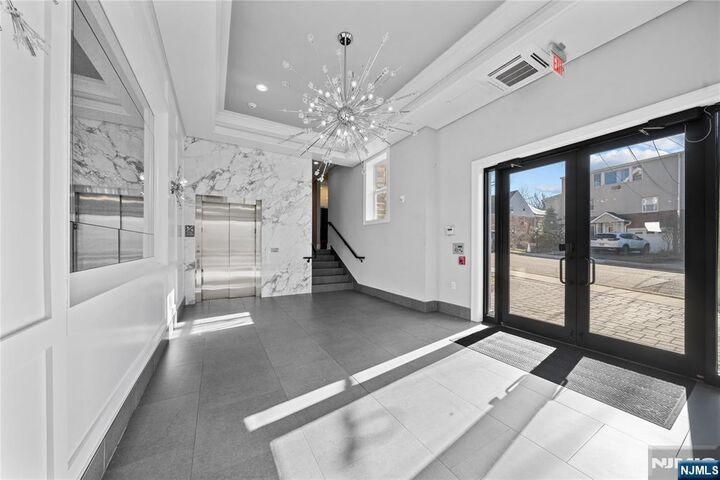 Property Photo:  313 Woodland Place 202  NJ 07605 