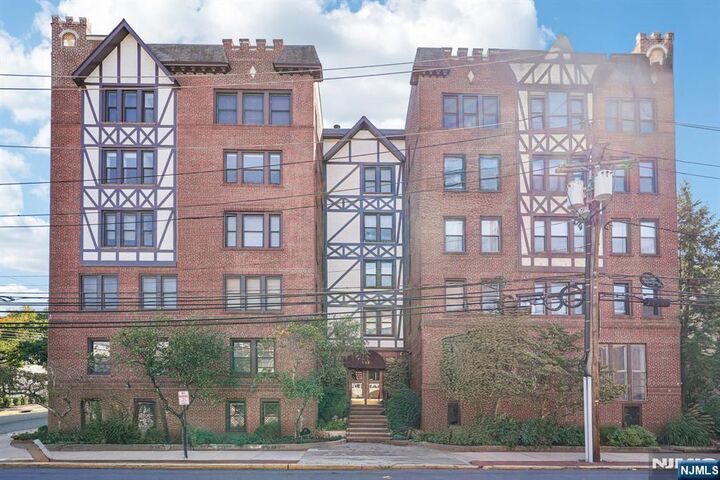 Property Photo:  109 Grand Avenue 4A  NJ 07631 