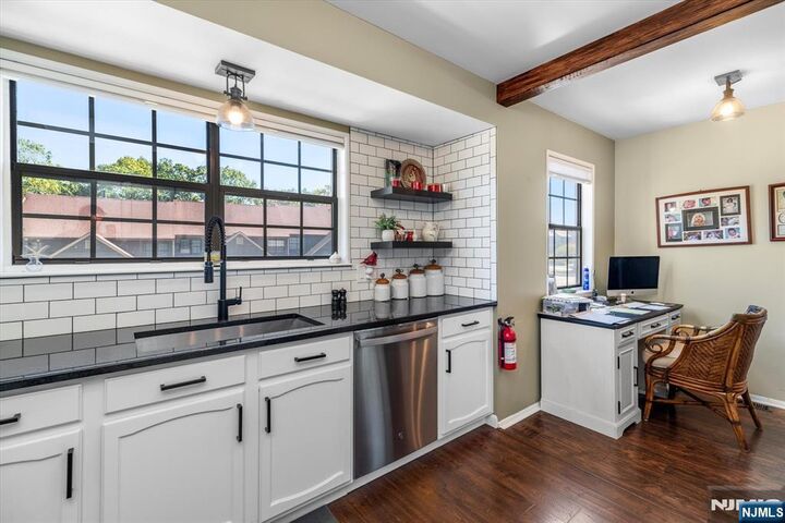 Property Photo:  52E Beacon Hill Road 52E  NJ 07480 