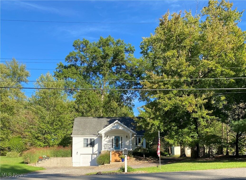 Property Photo: 248 Darlington Road NE OH 44484