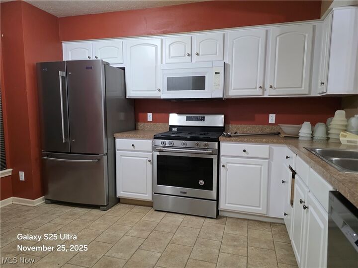 Property Photo: 4273 Settlers Way OH 44212