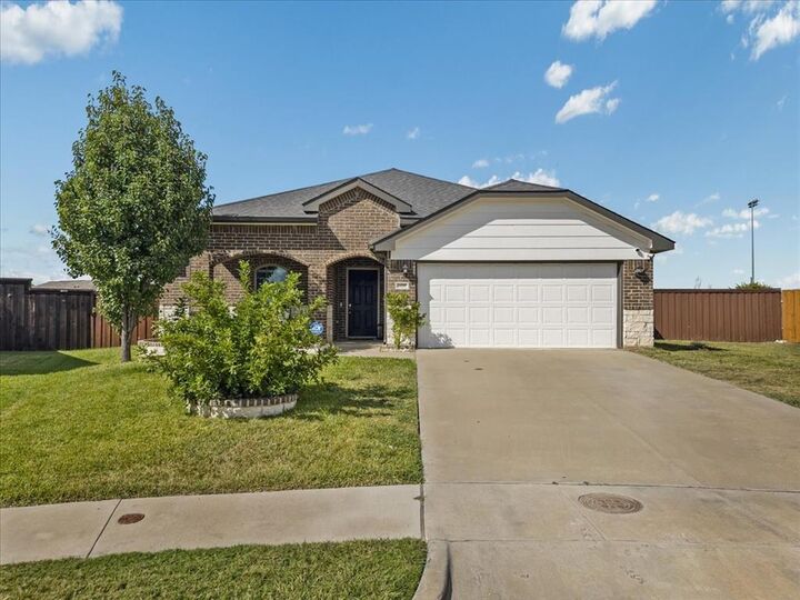 Property Photo: 14201 Bridgeview Lane TX 75253