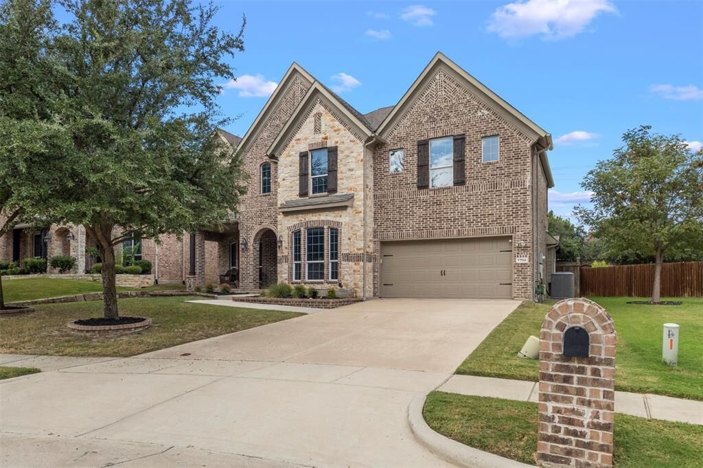 Property Photo: 7704 Dawson Creek Drive TX 75071