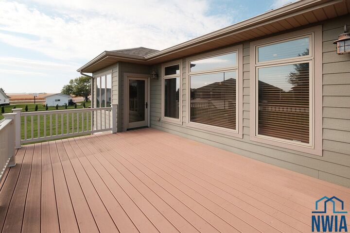 Property Photo:  2390 Riviera Road  IA 51250 