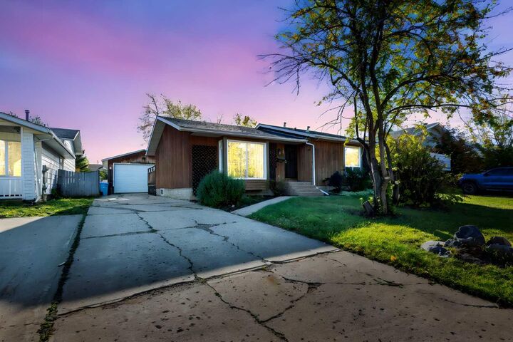189 Ross Haven Drive  Fort McMurray AB T9H 3P1 photo
