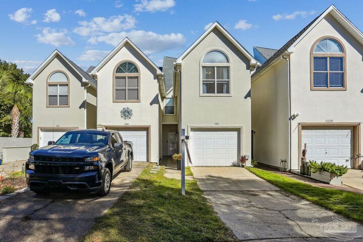 Property Photo: 7222 Majestic Blvd FL 32566