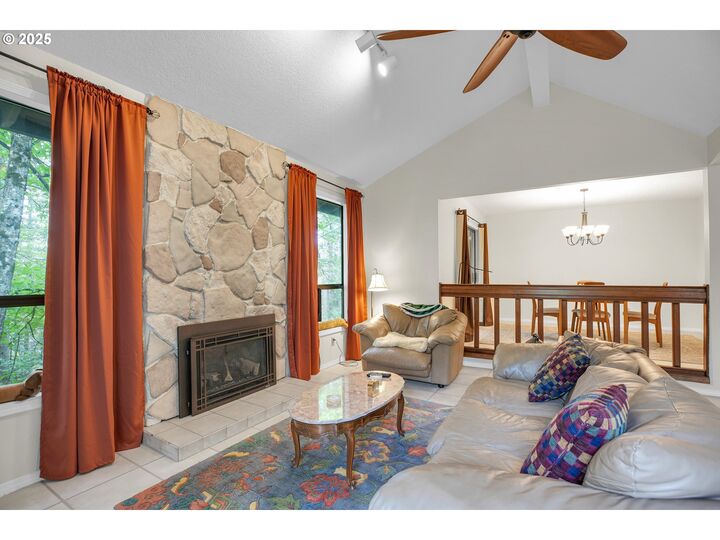 Property Photo:  218 Cervantes B  OR 97035
