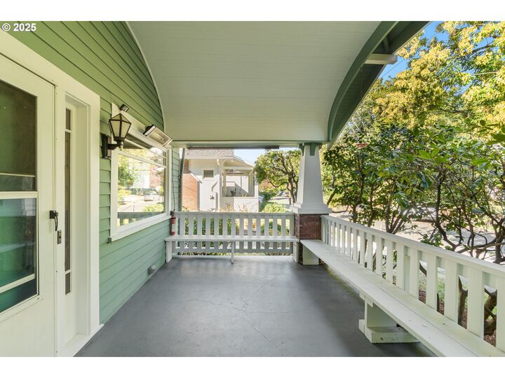 Property Photo:  3444 NE Schuyler St  OR 97212