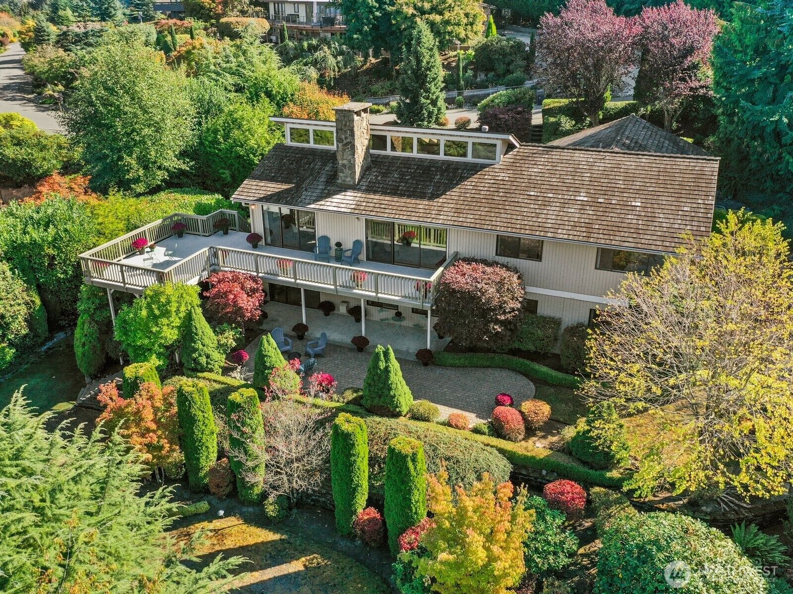 Property Photo: 5015 145th Place SE WA 98006