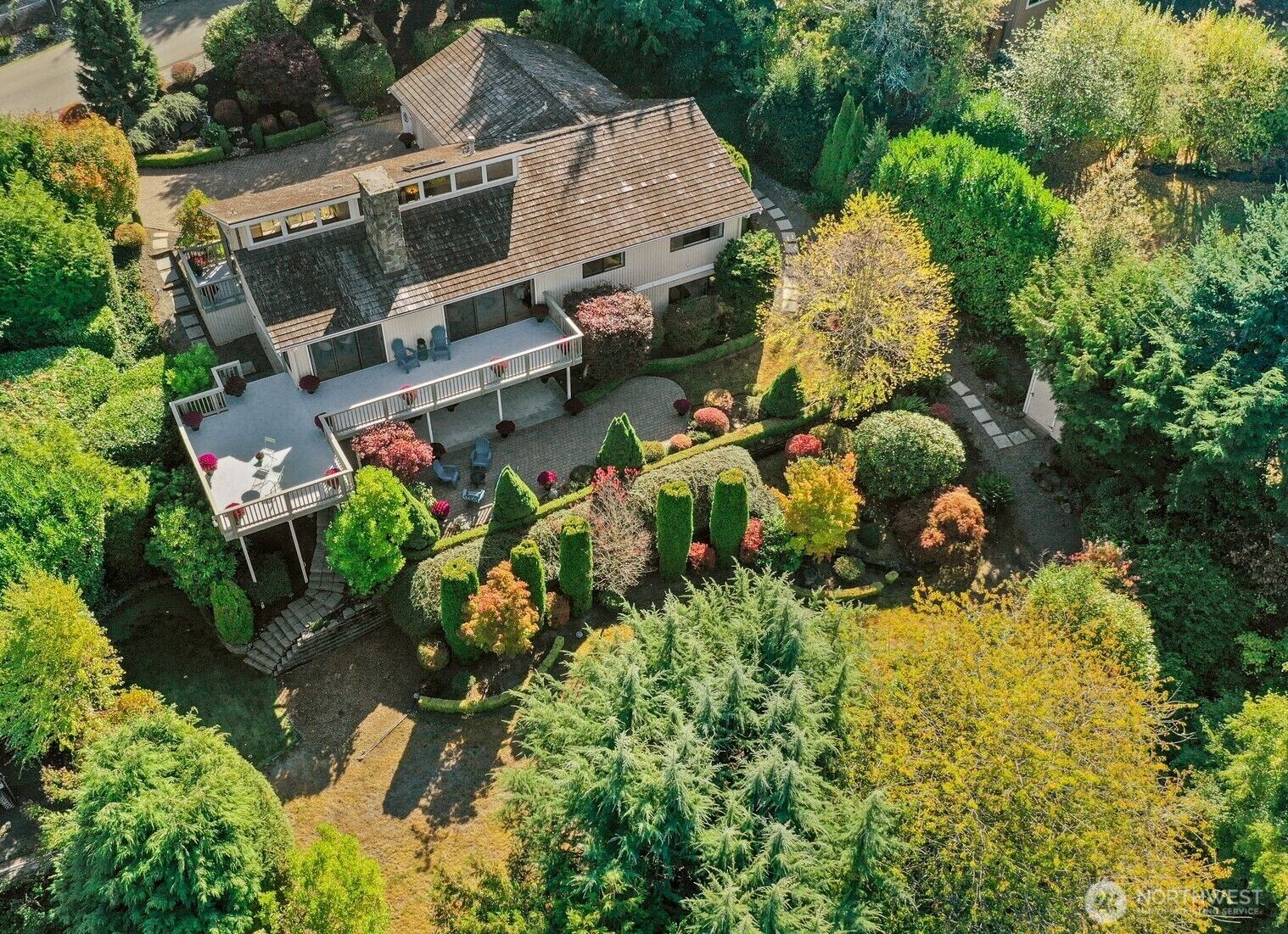 Property Photo:  5015  145th Place SE  WA 98006 