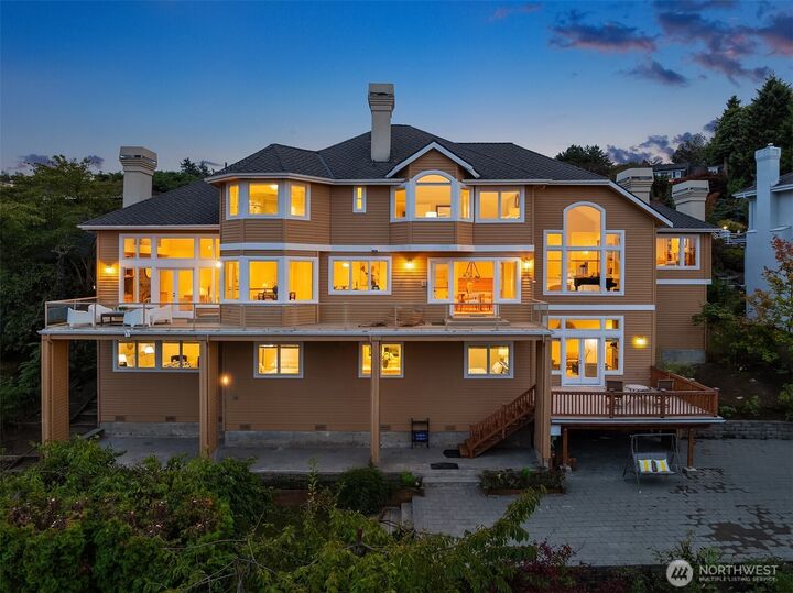 Property Photo: 8726 Paisley Drive NE WA 98115