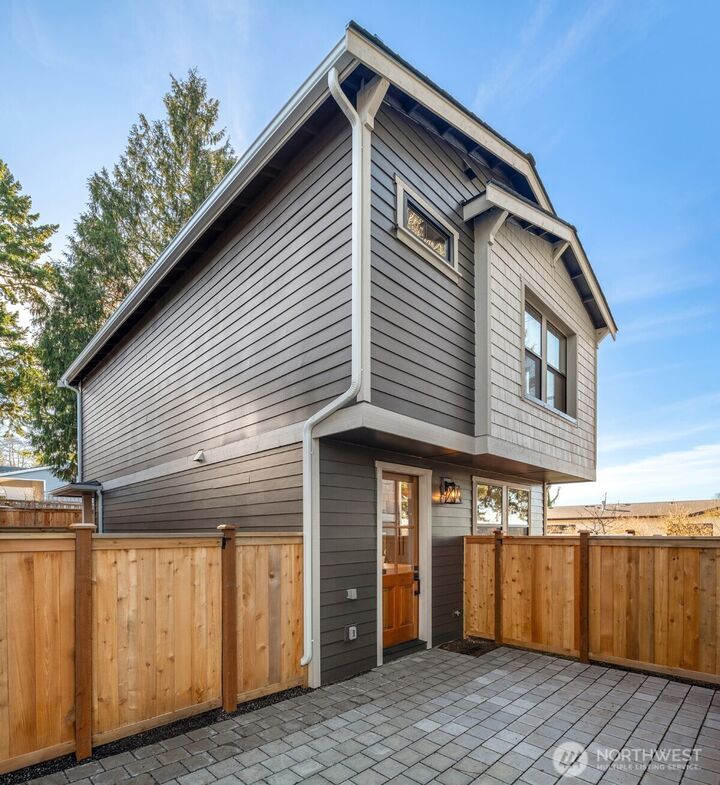 Property Photo:  1919  3rd Street  WA 98033 