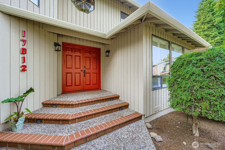 Property Photo:  17012 SE 40th Court  WA 98008 