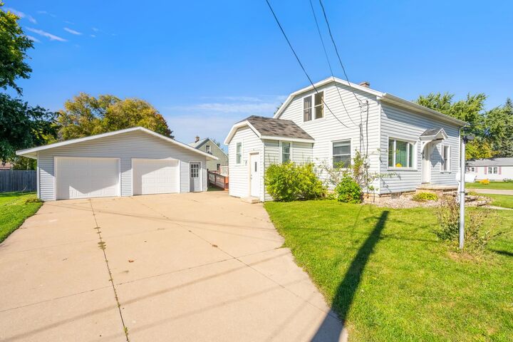Property Photo: 1319 N Ullman Street WI 54911