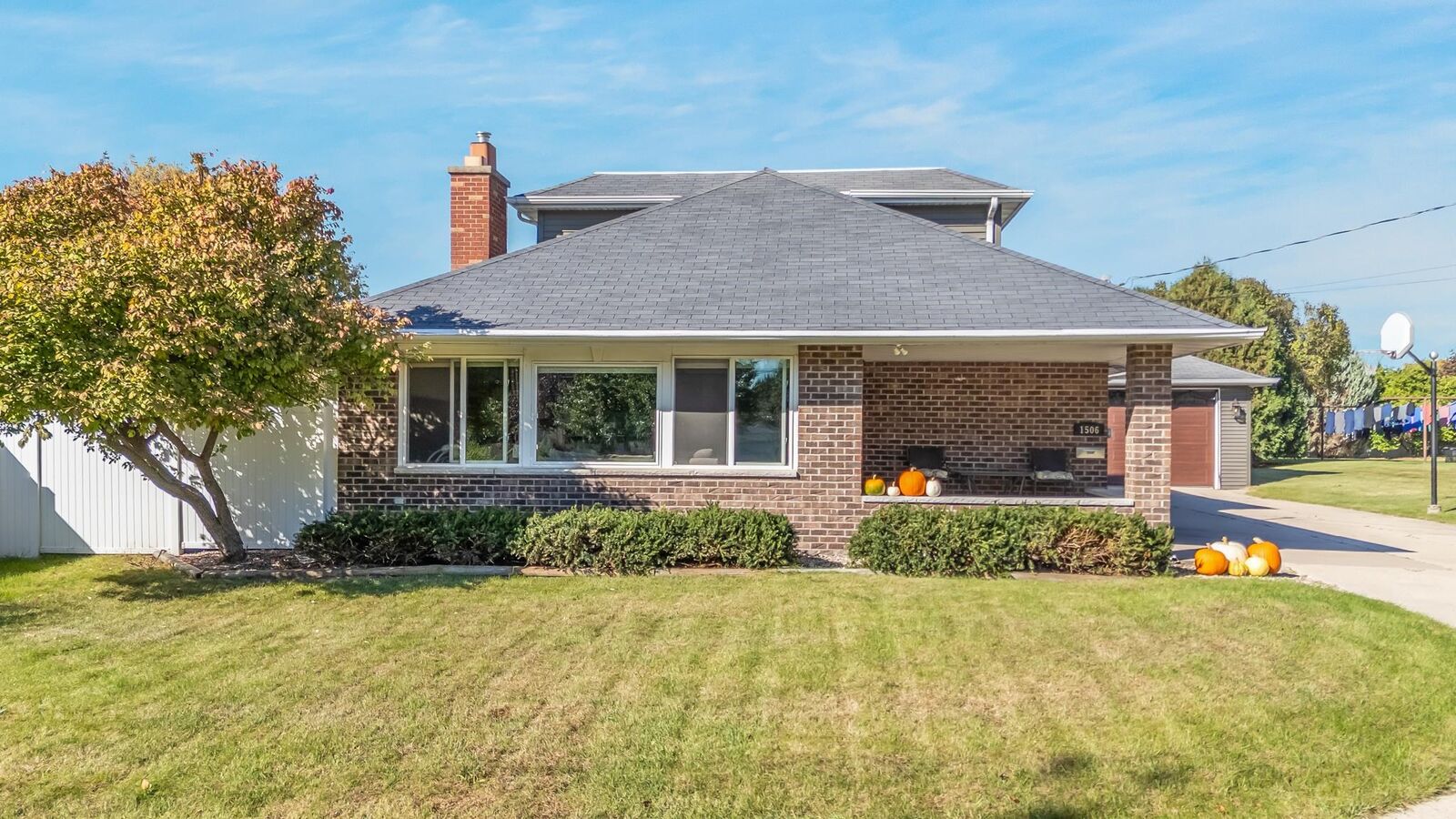 Property Photo: 1506 E Main Street WI 54140