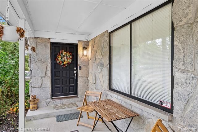 Property Photo: 33961 Richland Street MI 48150