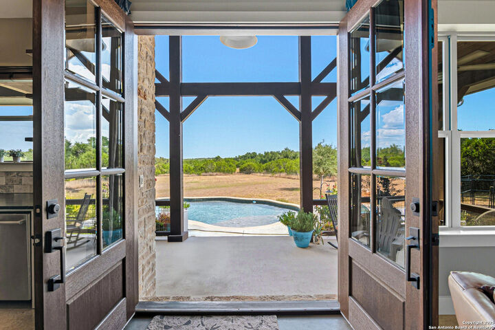 Property Photo: 516 Oak Haven TX 78070