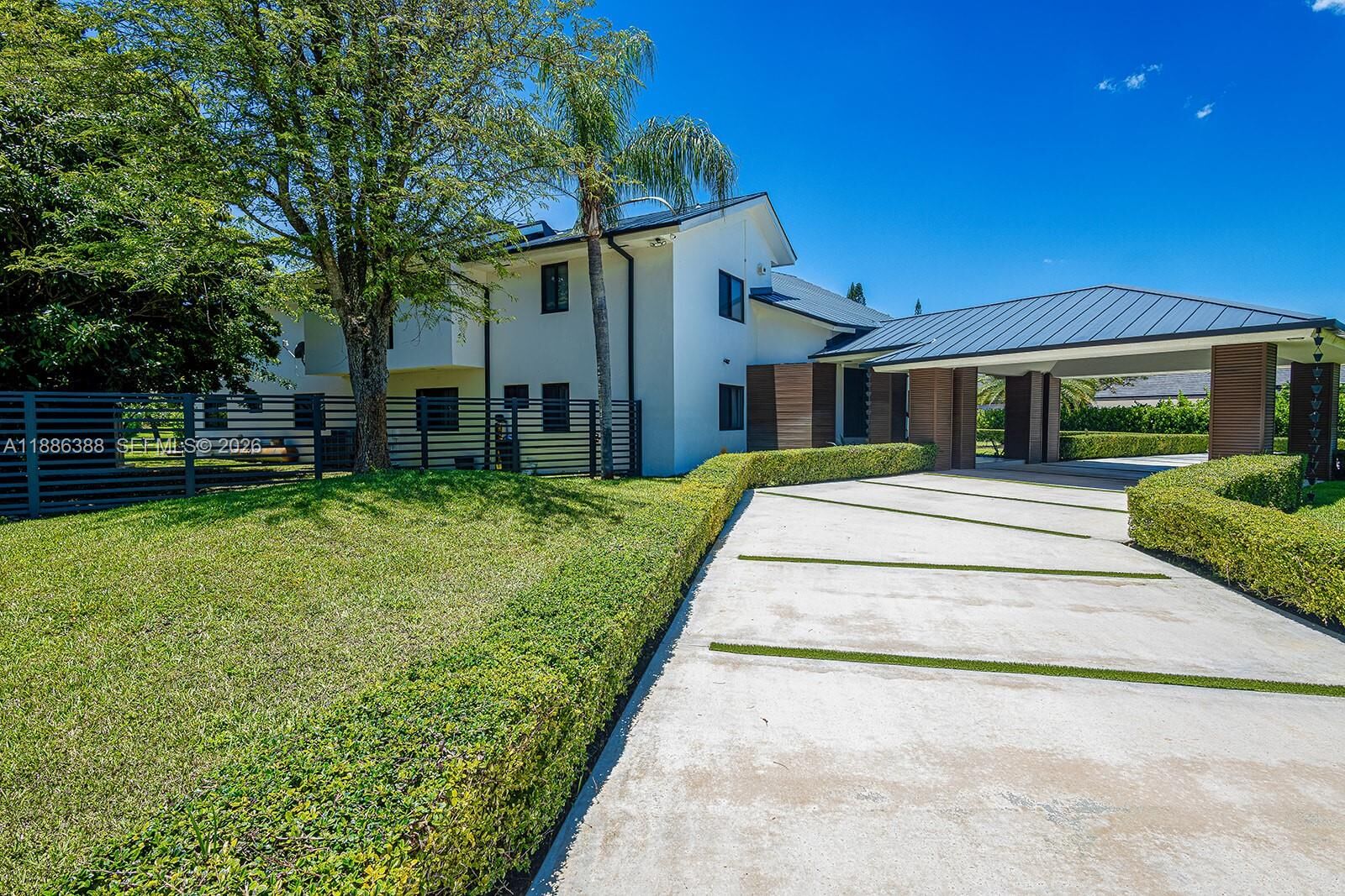 Property Photo: 10506 SW 89 Place FL 33176