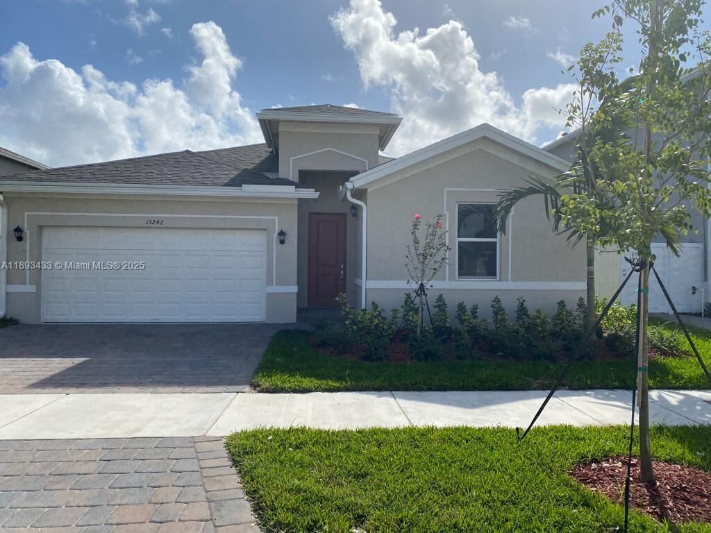 Property Photo: 13242 SW 270 Ter FL 33032