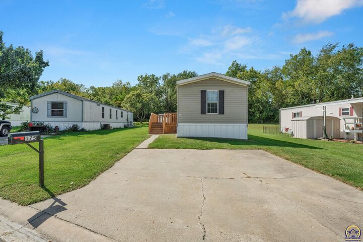 Property Photo: 175 SE Willow Way KS 66609