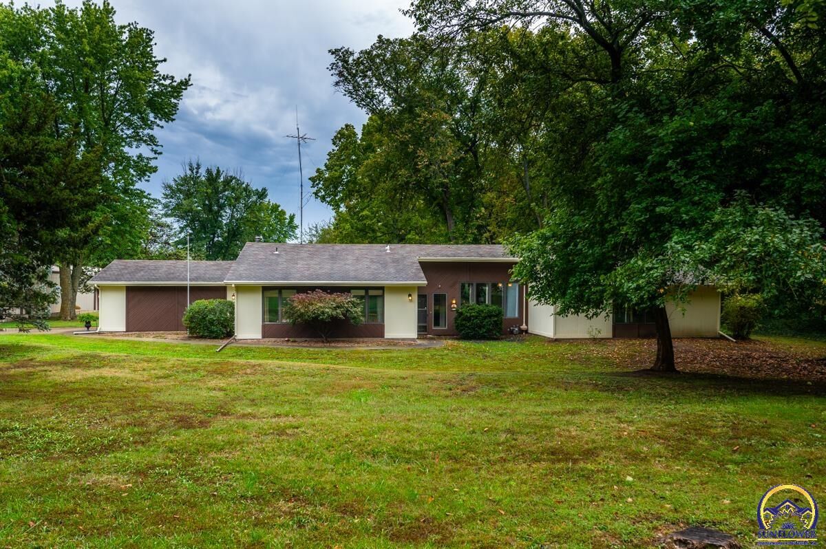 Property Photo: 849 NE 46th St KS 66617