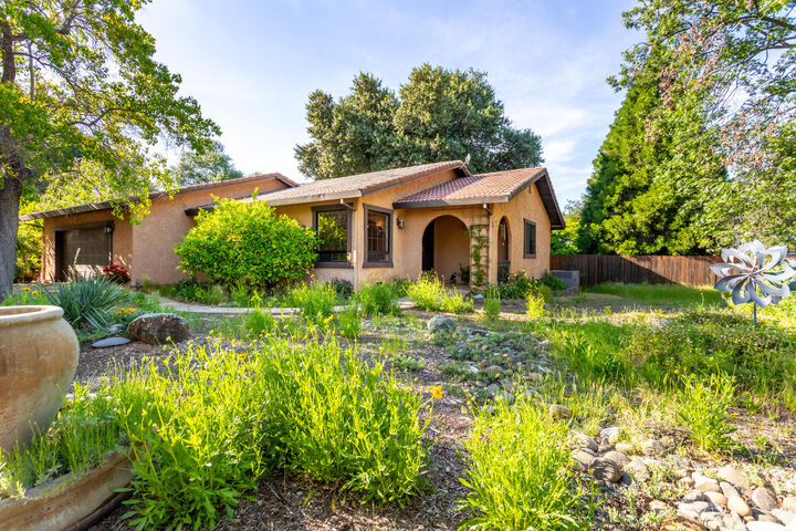 Property Photo: 15314 La Paloma Way CA 96001