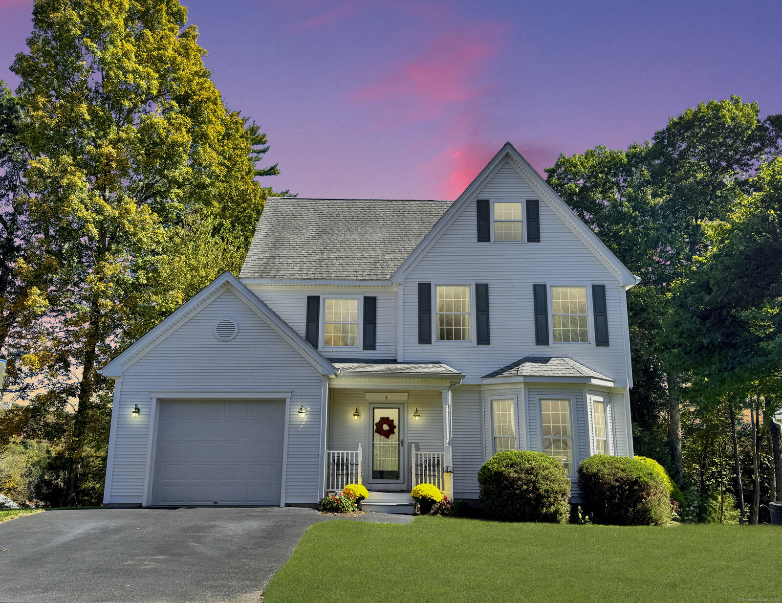 Property Photo:  9 Village Square 9  CT 06019 