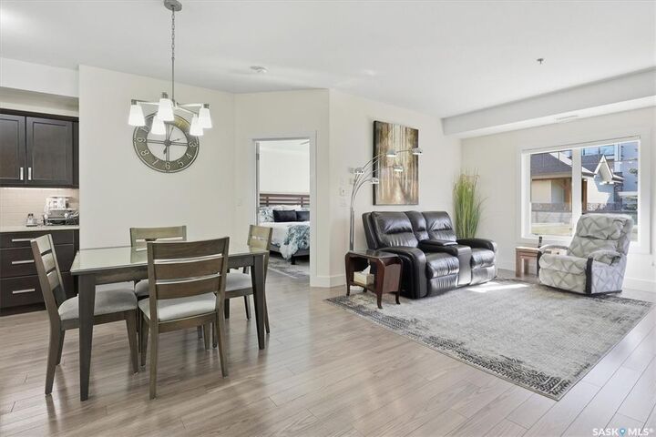 Property Photo: 1010 Ruth Street E 105 SK S7J 4M9