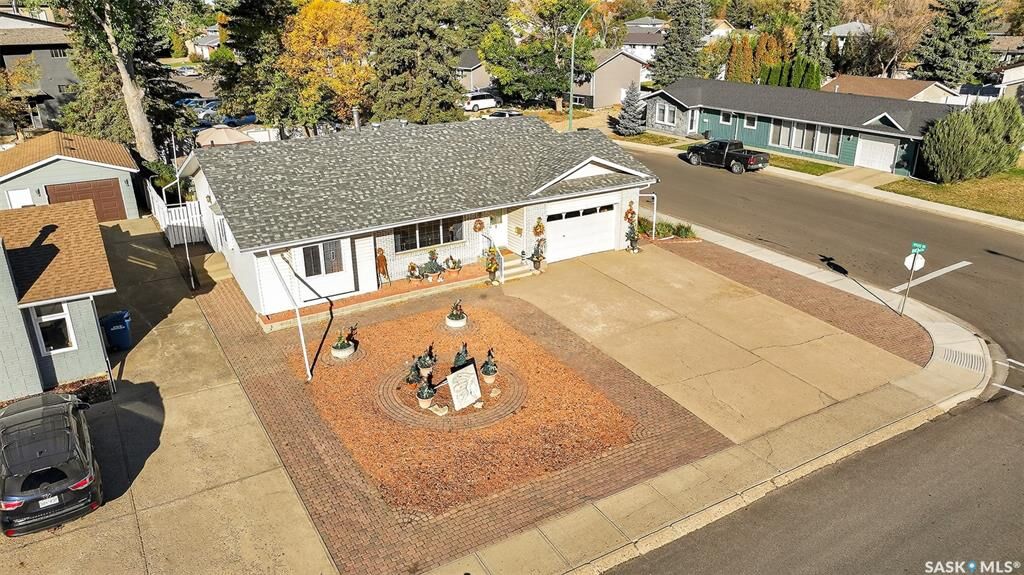 Property Photo: 18 Blue Sage Drive SK S6J 1C4