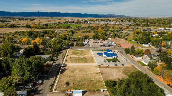 Property Photo:  2533 Coffeen Avenue  WY 82801