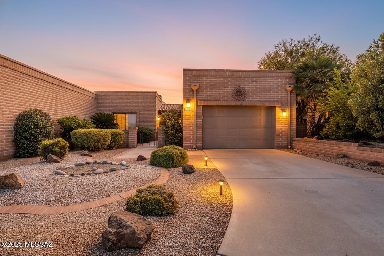 Property Photo:  3552 S Corte De La Perla  AZ 85622 