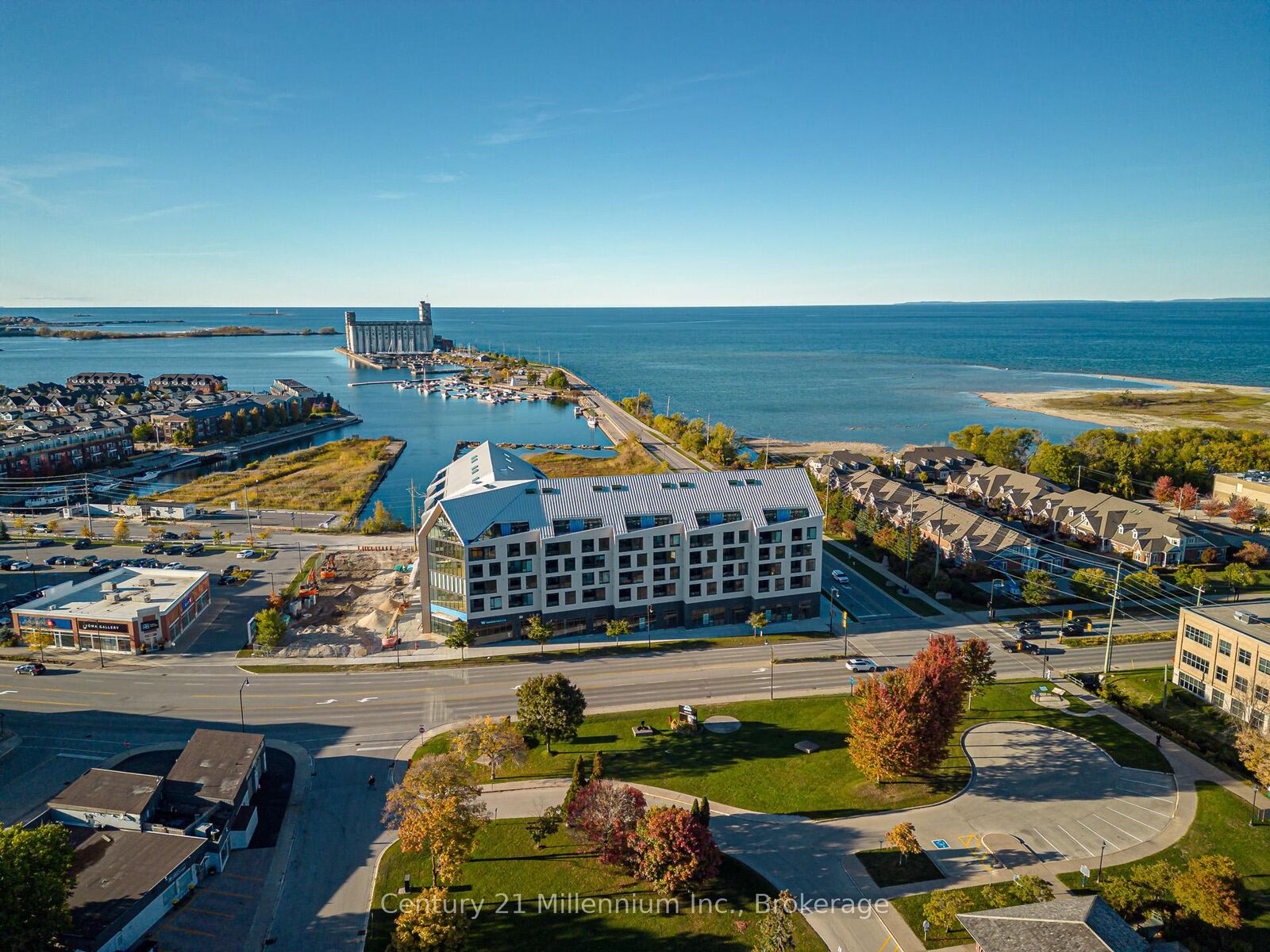 Photo de la propriété: 31 Huron Street 223 ON L9Y 5T7