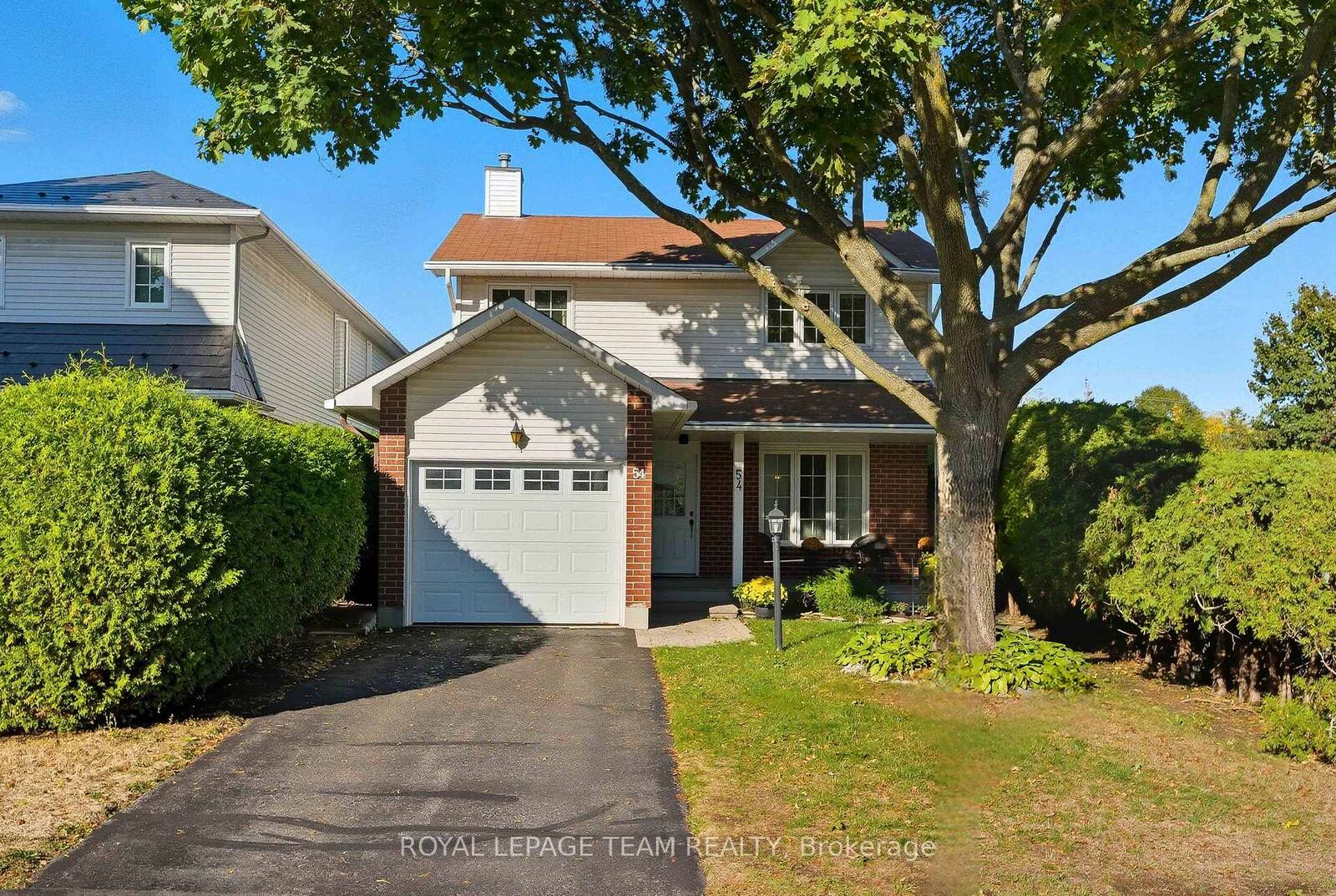 Photo de la propriété:  54 Pickwick Drive  ON K2J 3E8